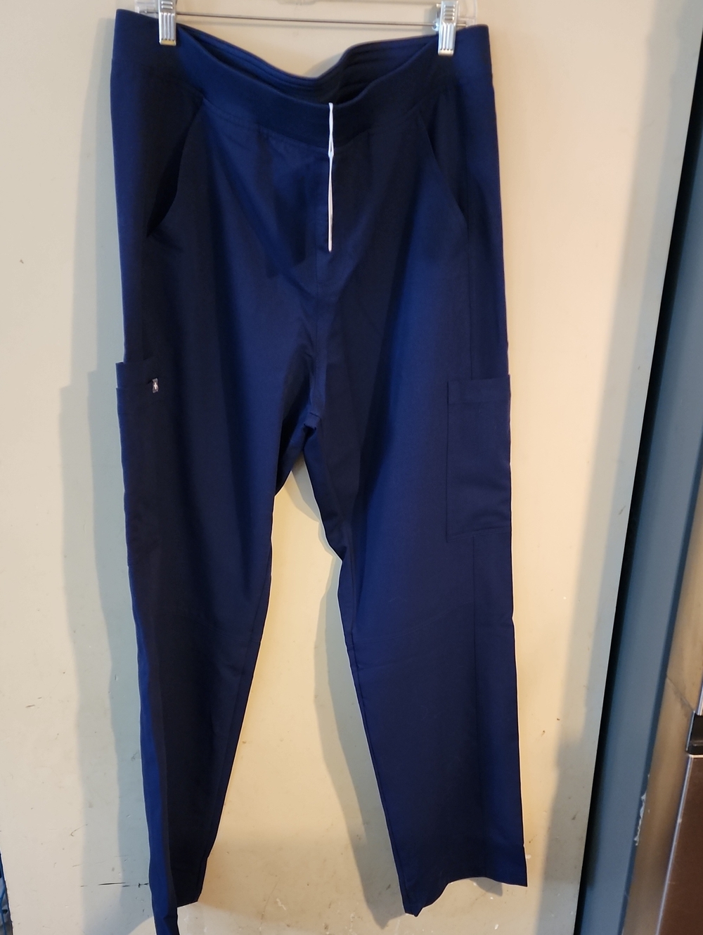 Figs Men's Navy Cargo Scrub Pants